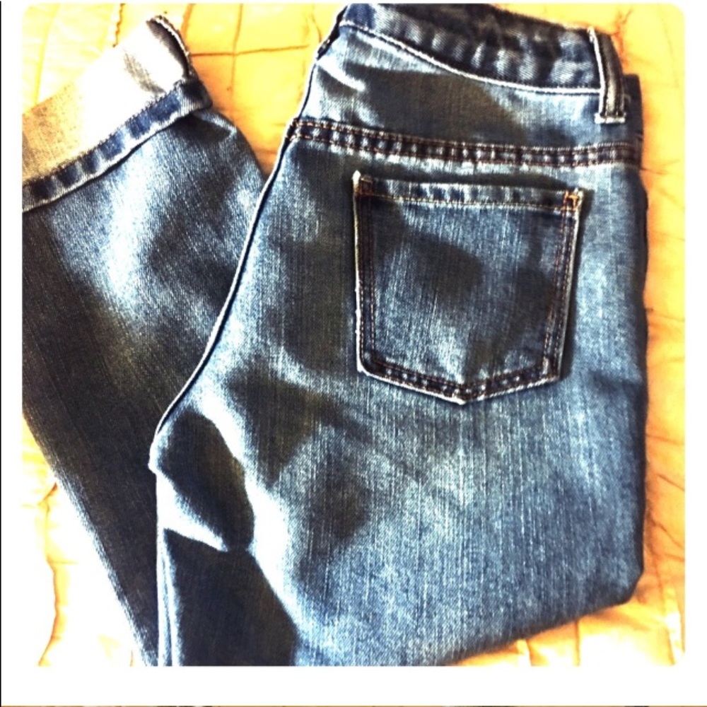 OLD NAVY DENIM CUFFED CAPRI JEANS! Excellent condition Girls size 14